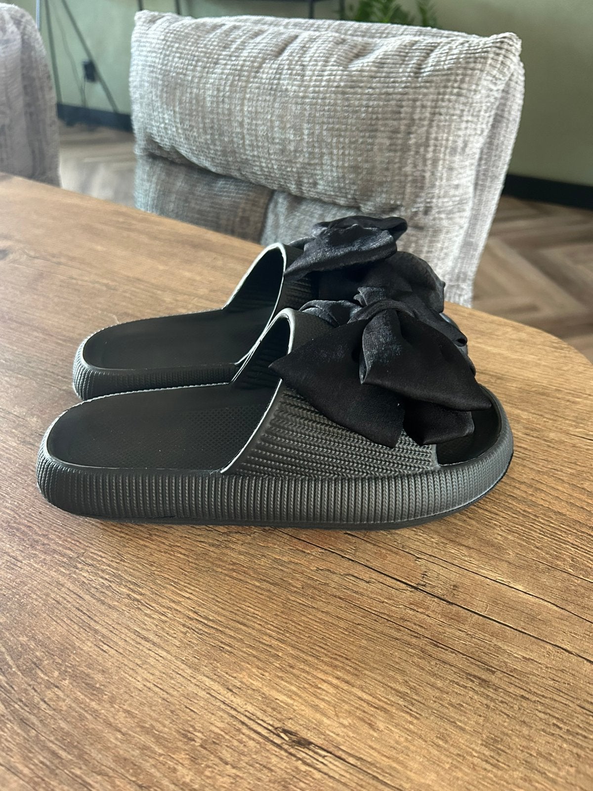 Badslipper met strik, Ophalen, Nieuw, Zwart