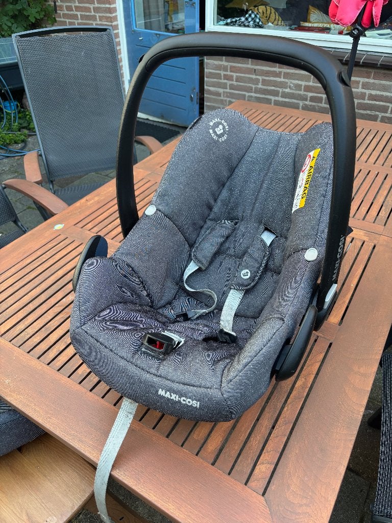 Maxi cosi pebble grijs, Kinderen en Baby's, Autostoeltjes, Ophalen, Autogordel, Zo goed als nieuw, 0 t/m 13 kg