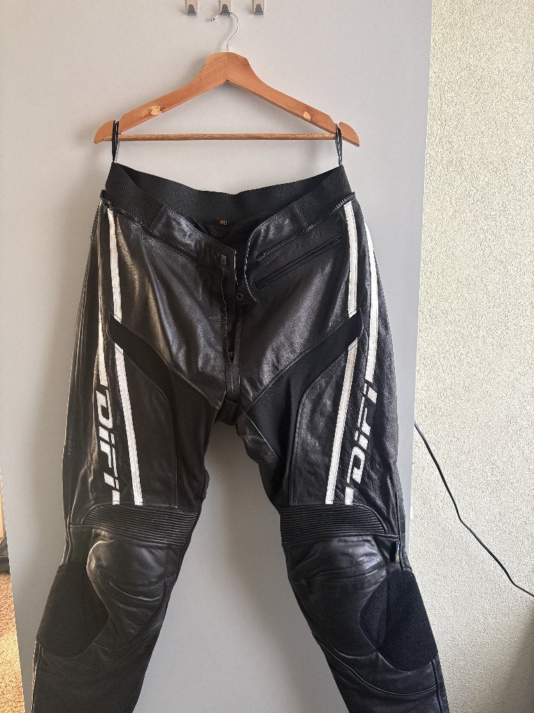 Difi Leren Motorbroek Maat 60 en eventueel met jas!, Motoren, Broek | leer, Heren, Difi, Ophalen of Verzenden