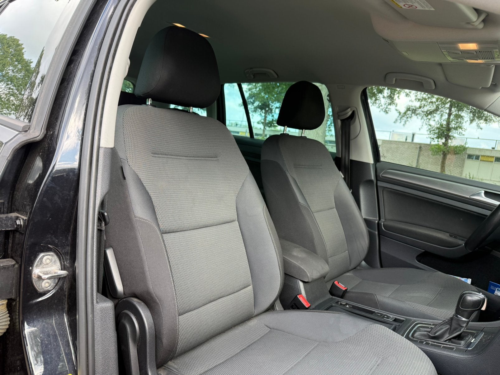 Volkswagen Golf 1.2 TSI Variant automaat DSG 2013 Zwart, Auto's, Stof, Zwart, 4 cilinders, Verwarmde buitenspiegels