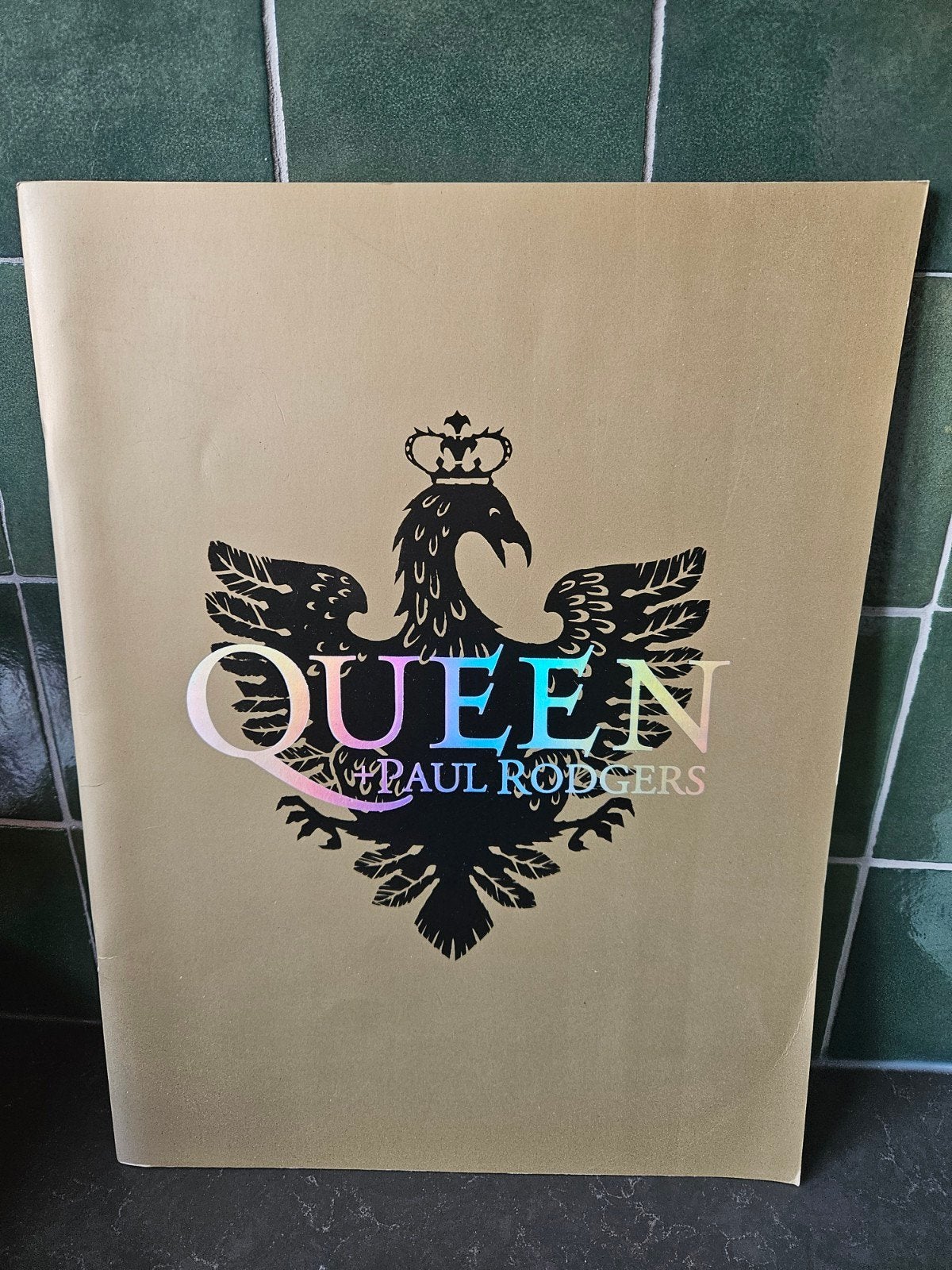 Queen + Paul Rodgers 2005 tourbook, Ophalen of Verzenden, Zo goed als nieuw, Boek, Tijdschrift of Artikel