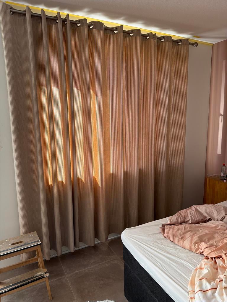 Gordijnen (beige) met ringen, 200 cm of meer, Beige, Ophalen of Verzenden, Zo goed als nieuw