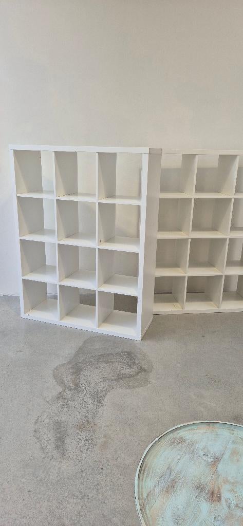 Gratis: Witte open kasten, twee stuks, Ophalen, Gebruikt