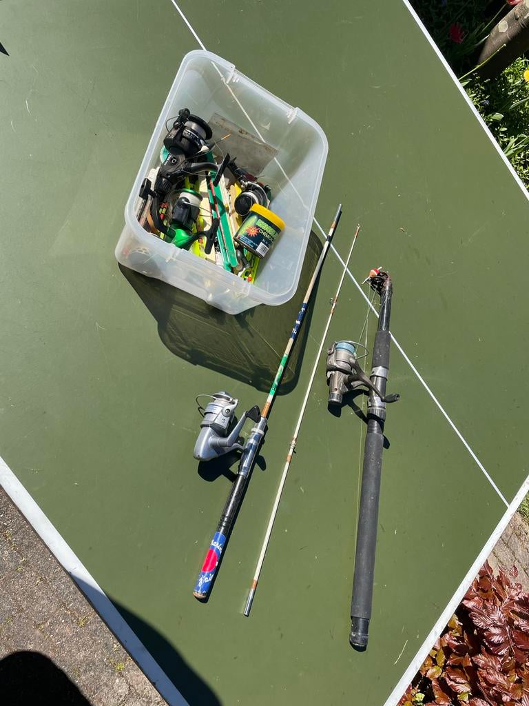Complete set visspullen: 2 hengels, molens en accessoires, Watersport en Boten, Hengelsport | Algemeen, Ophalen of Verzenden, Gebruikt