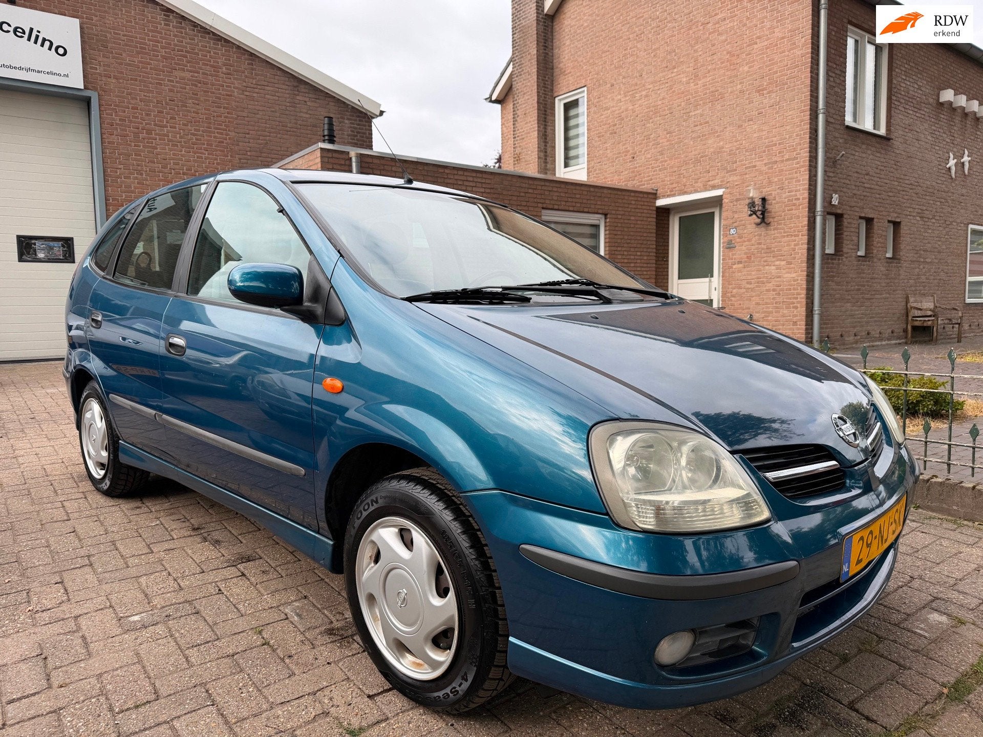 Nissan Almera Tino 1.8, Auto's, Nissan, 4 cilinders, 116 pk, Bedrijf, 1769 cc