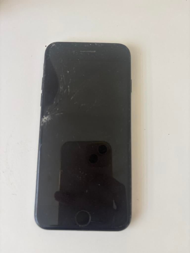 iPhone 7 Zwart - Gebruikt met beschadigd scherm, Telecommunicatie, Mobiele telefoons | Apple iPhone, Zwart, Ophalen of Verzenden
