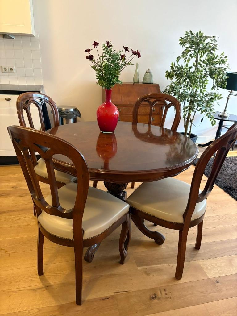 Antieke ronde tafel met 4 stoelen, Antiek en Kunst, Ophalen of Verzenden