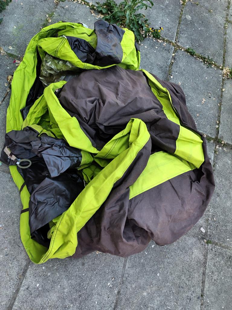 Tent met stokken, Ophalen, Gebruikt