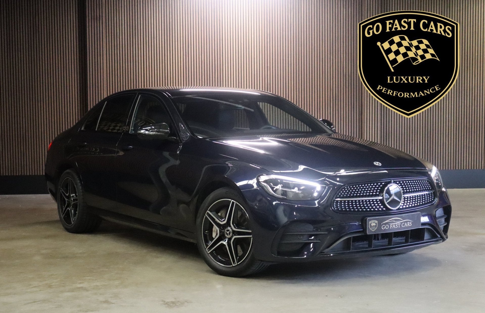 Mercedes-Benz E-klasse 300 e AMG Line|Burmester|Elecktrische, Auto's, Dealer onderhouden, Achterwielaandrijving, Gebruikt, 4 cilinders
