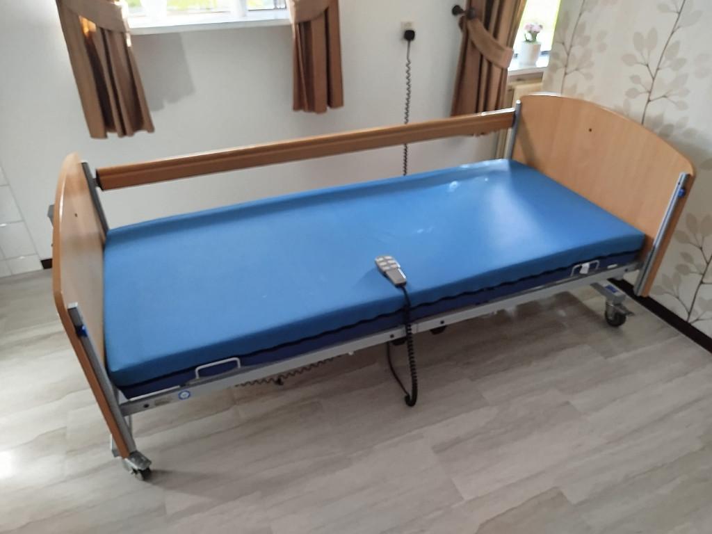 Bock thuiszorgbed met Deron medisch matras, Ophalen, Gebruikt