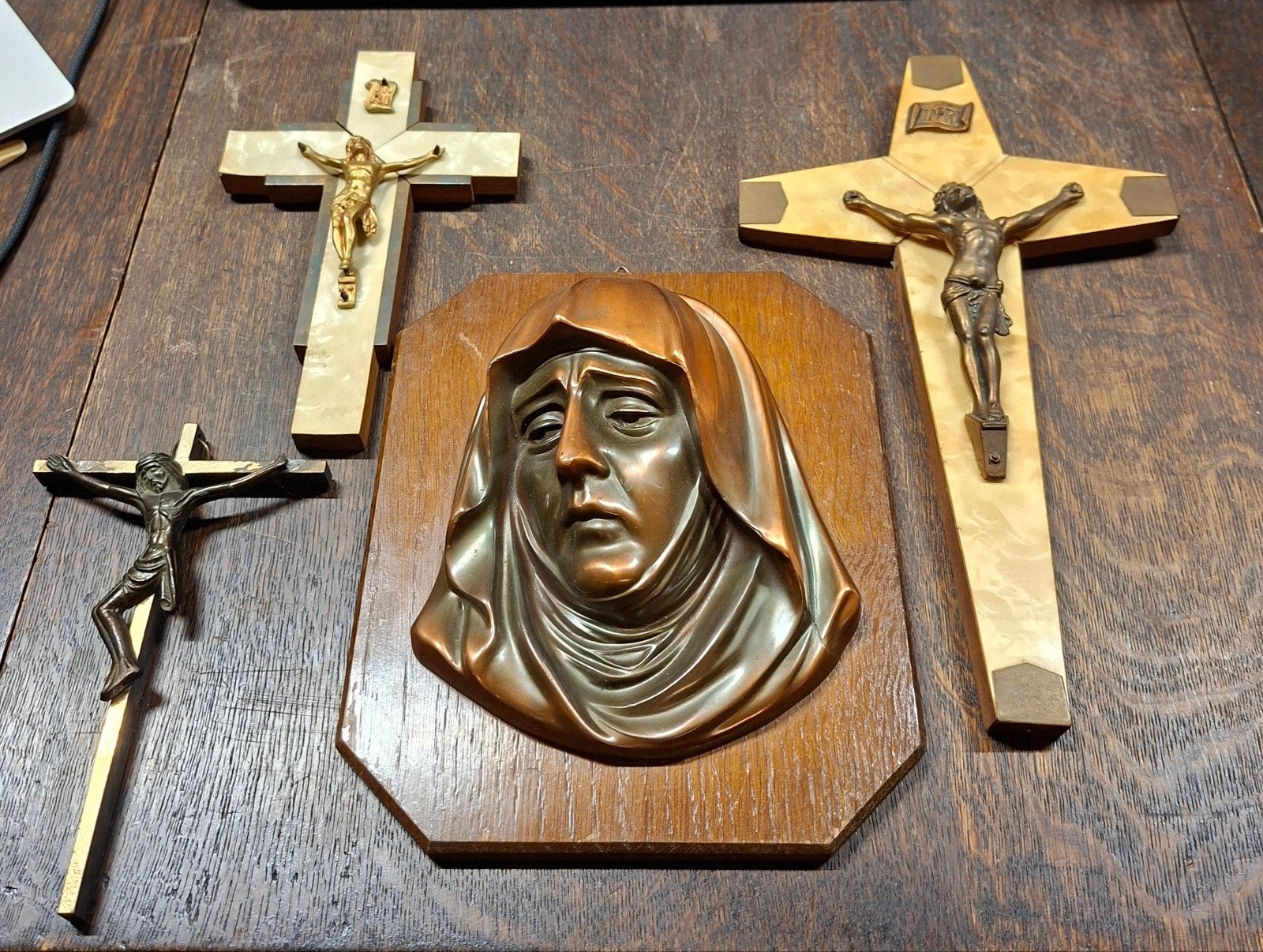 Vintage set  – Maria & 3 crucifixen(boven): Elegant houten k, Ophalen of Verzenden