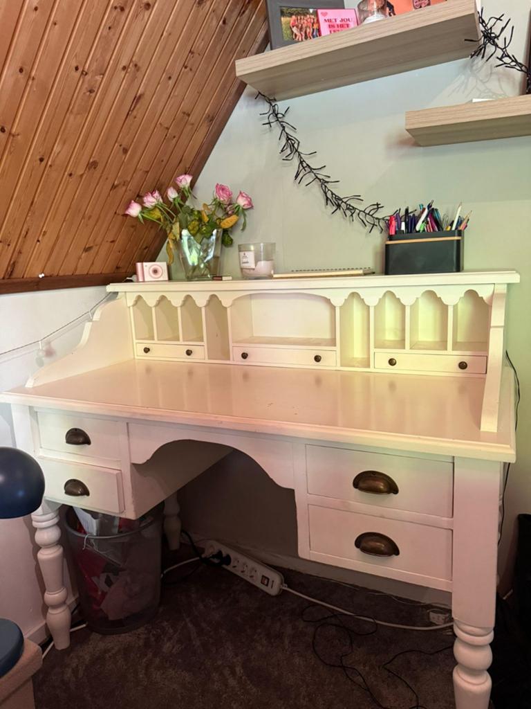 Mooi wit (antiek) bureau, Ophalen, Gebruikt, 100 tot 150 cm, Minder dan 100 cm