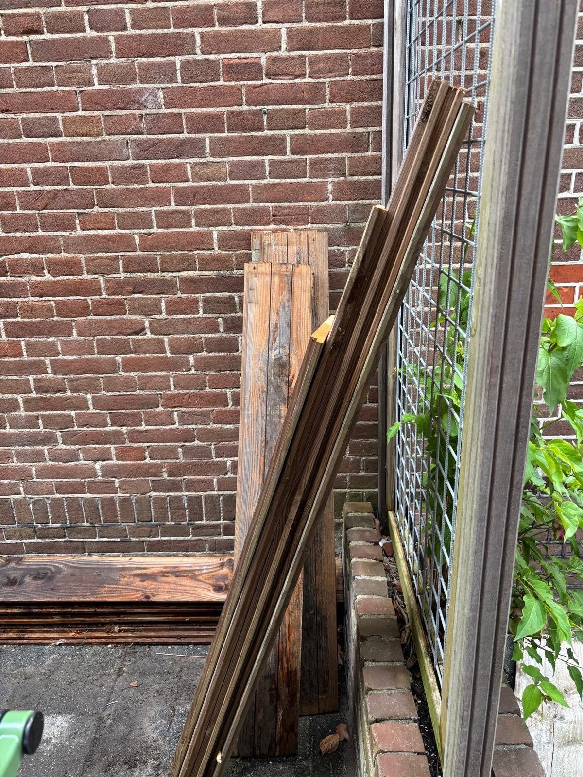 Gratis Gebruikte houten planken, diverse maten, Doe-het-zelf en Verbouw, Hout en Planken, Gebruikt, 25 tot 50 mm, 250 tot 300 cm