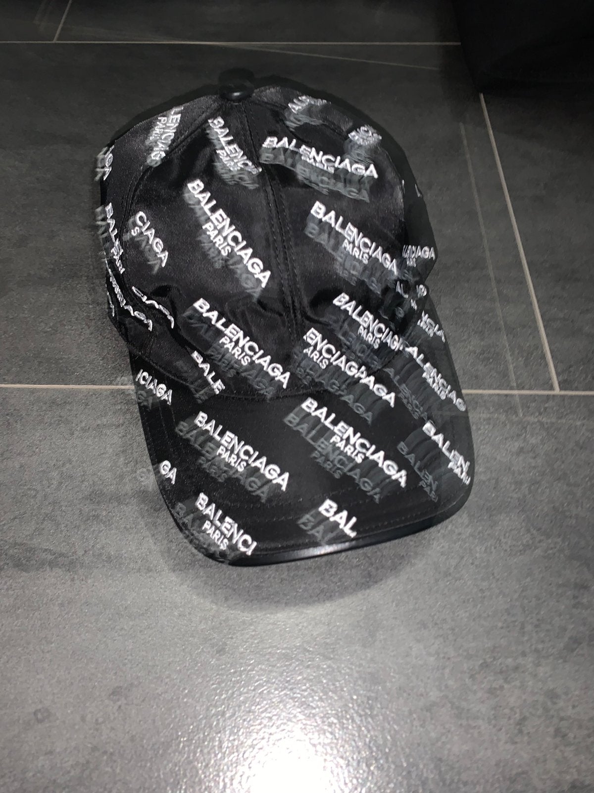 Balenciaga pet, Ophalen of Verzenden, Zo goed als nieuw