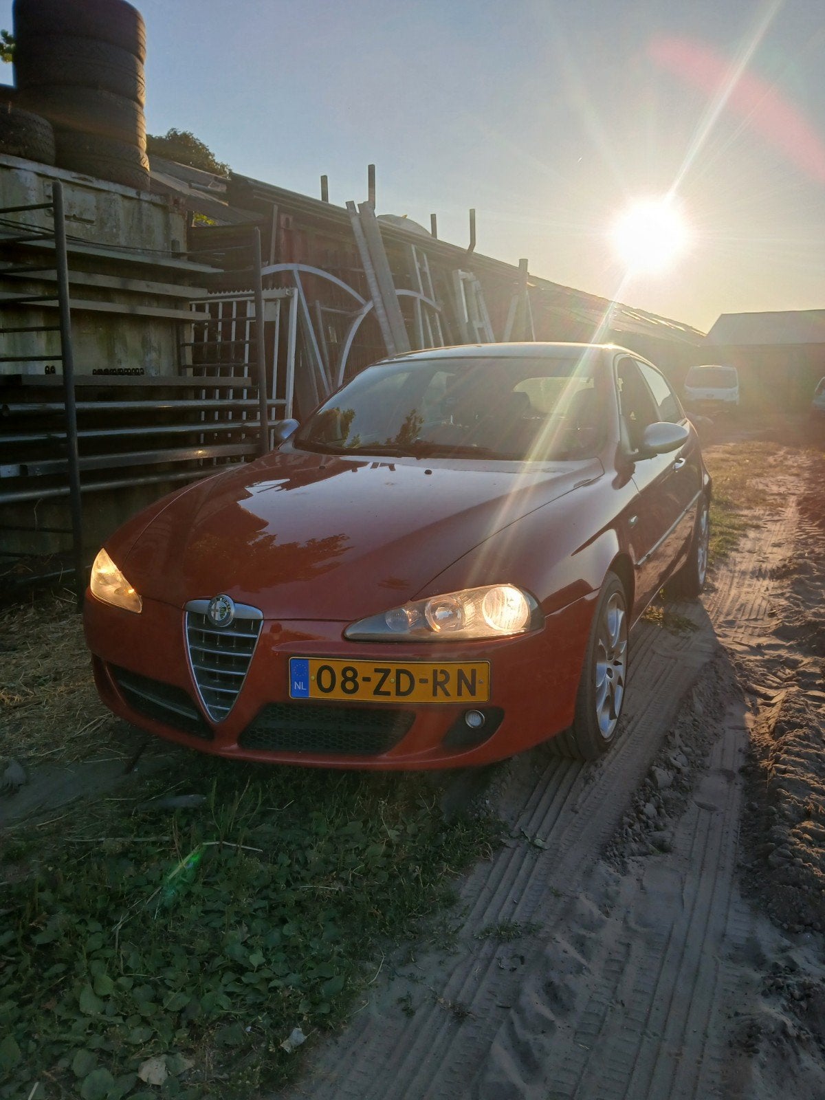 Alfa Romeo 147 1.6 T.spark 16V 77KW 5DR 2008 Rood, Auto's, Voorwielaandrijving, 4 cilinders, 400 kg, Origineel Nederlands