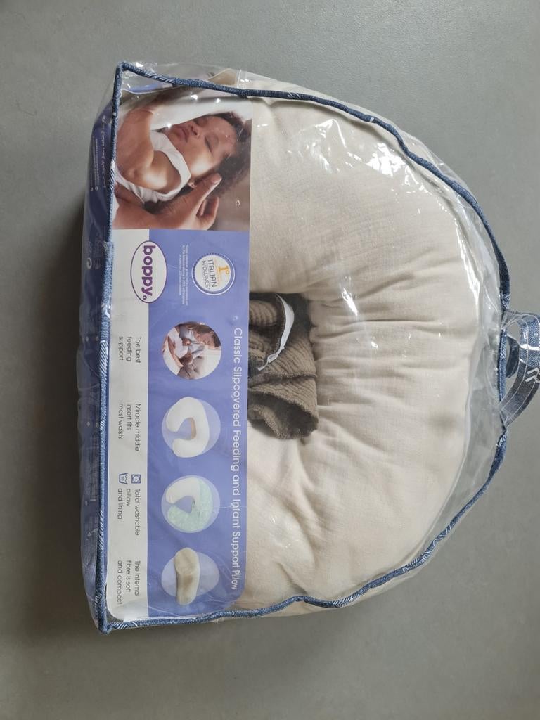 Boppy voedingskussen met extra hoes, Ophalen, Zo goed als nieuw