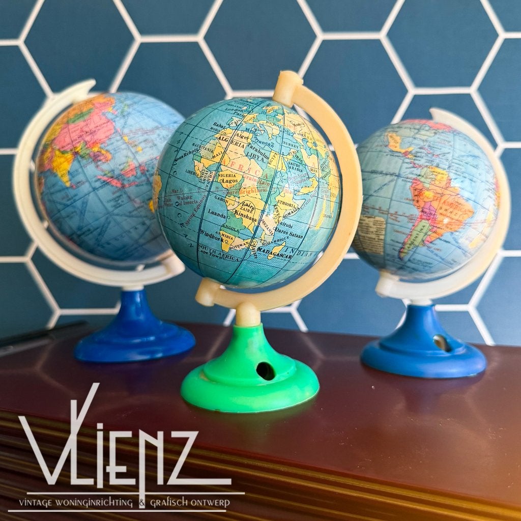 Vintage retro kleine wereldbollen met puntenslijper per stuk, Ophalen of Verzenden, Huis en Inrichting