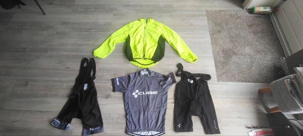 Fietskleding set: Jack, 2x broek, trui - Cube, maat M, Fietsen en Brommers, Fietsaccessoires | Fietskleding, Ophalen, Bovenkleding