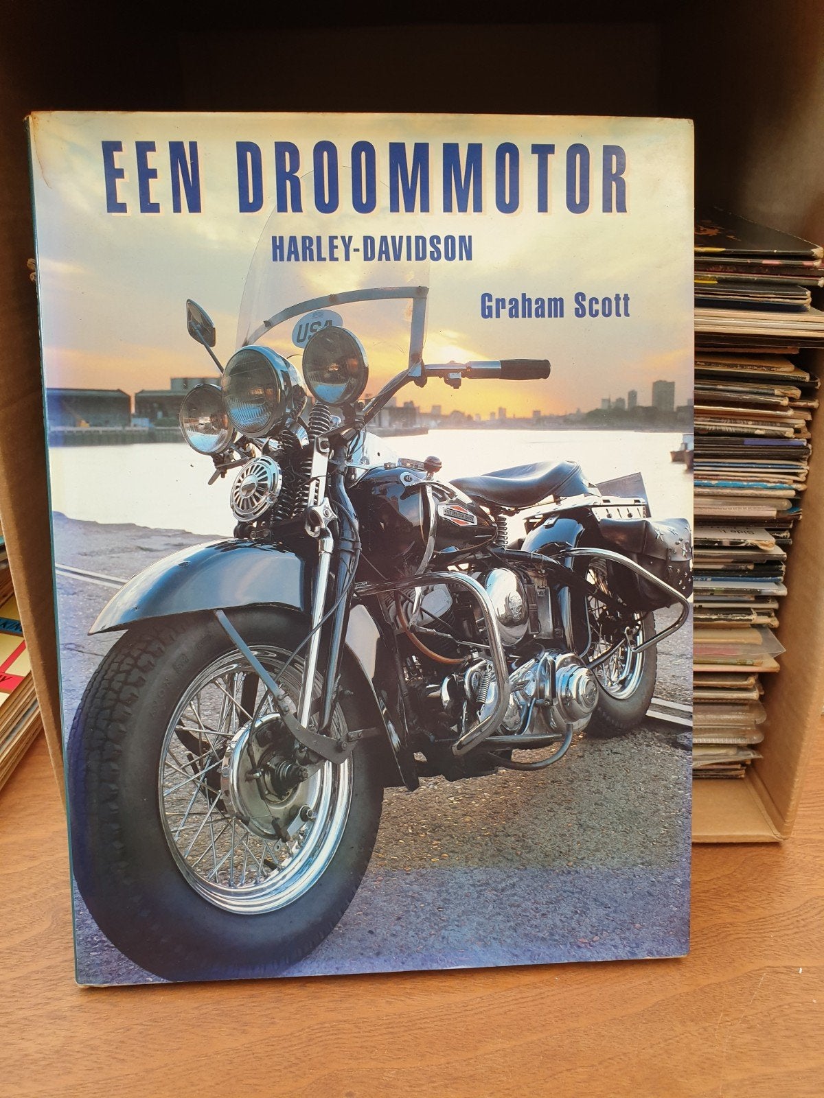 Harley Davidson - Een Droommotor (102), Ophalen of Verzenden, Gelezen