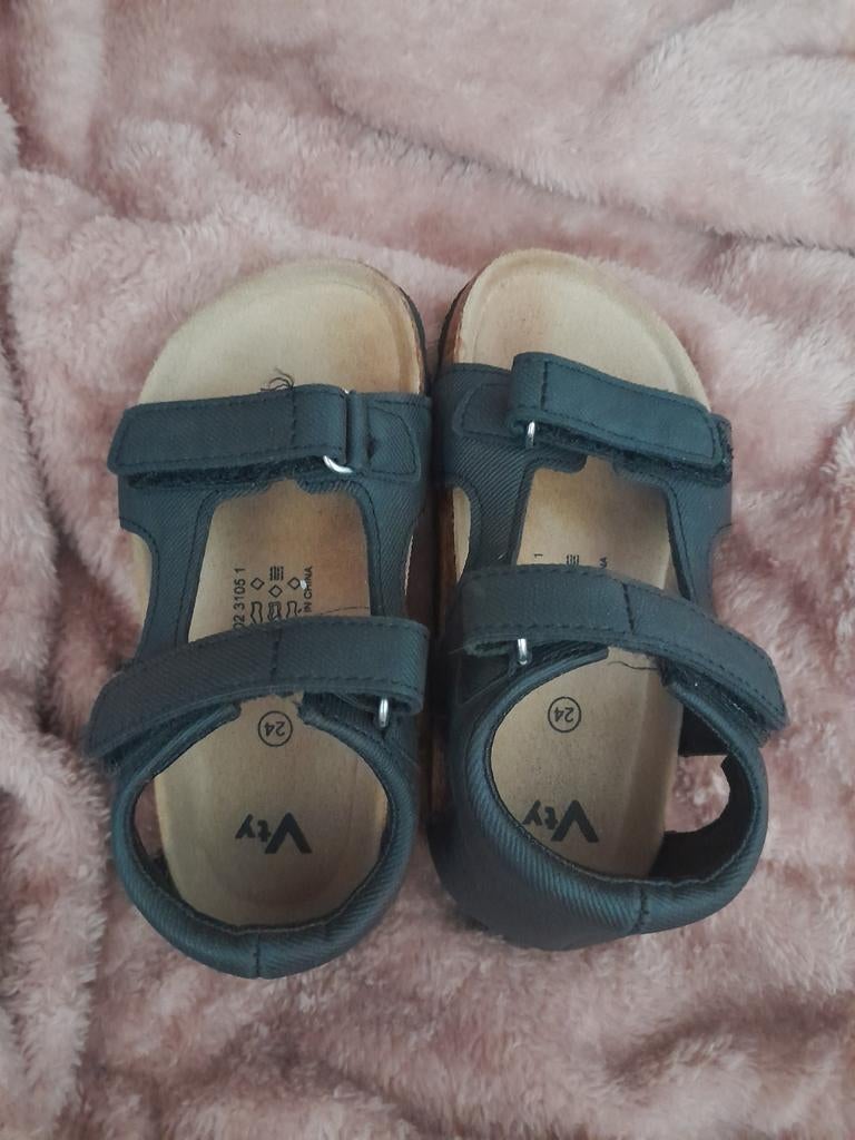 Sandalen maat 24 - Gedragen maar nog goed voor een ronde, Vty, Zwart, Gedragen, Sandalen of Muiltjes