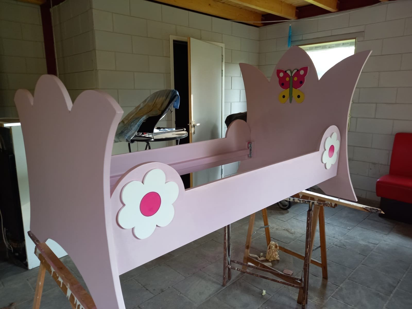 Super leuk roze vlinder peuterbed - 70x150cm matras, Kinderen en Baby's, Kinderkamer | Bedden, Ophalen, Gebruikt, 70 tot 85 cm
