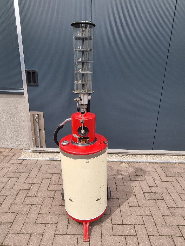 2 st. Bereila 2 takt benzinepompen, Ophalen, Zo goed als nieuw
