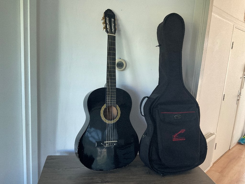 Klassieke Spaanse gitaar (zwart) + koffer, Klassieke of Spaanse gitaar, Gebruikt, Ophalen of Verzenden, Met koffer