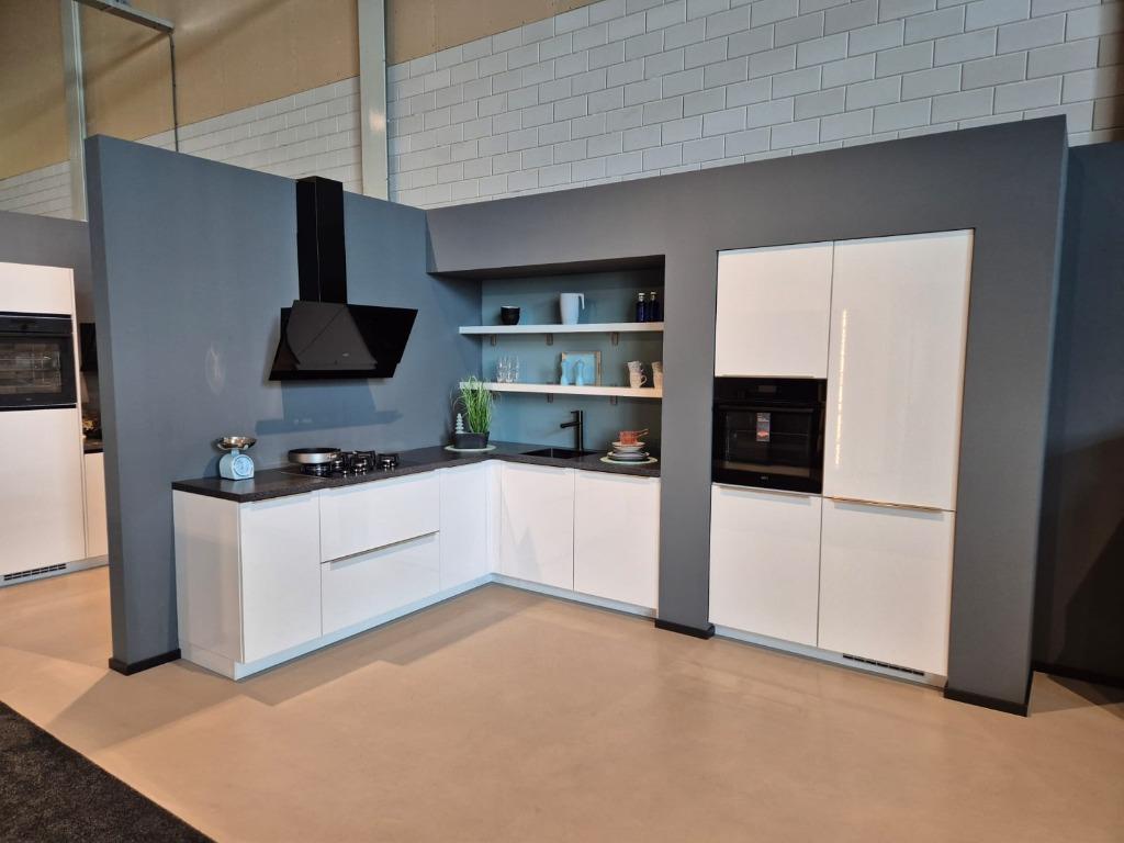 Showroom keuken incl. apparaten, Ophalen, Wit, Hoekkeuken, Nieuw