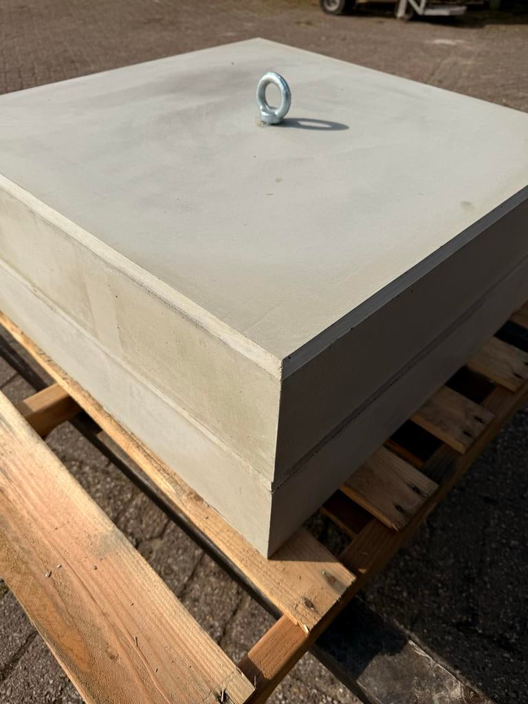 Beton funderingsblok, betonblokken, betonnen poeren, Ophalen, Nieuw, Cunerweg 266, Info@koningbeton.nl