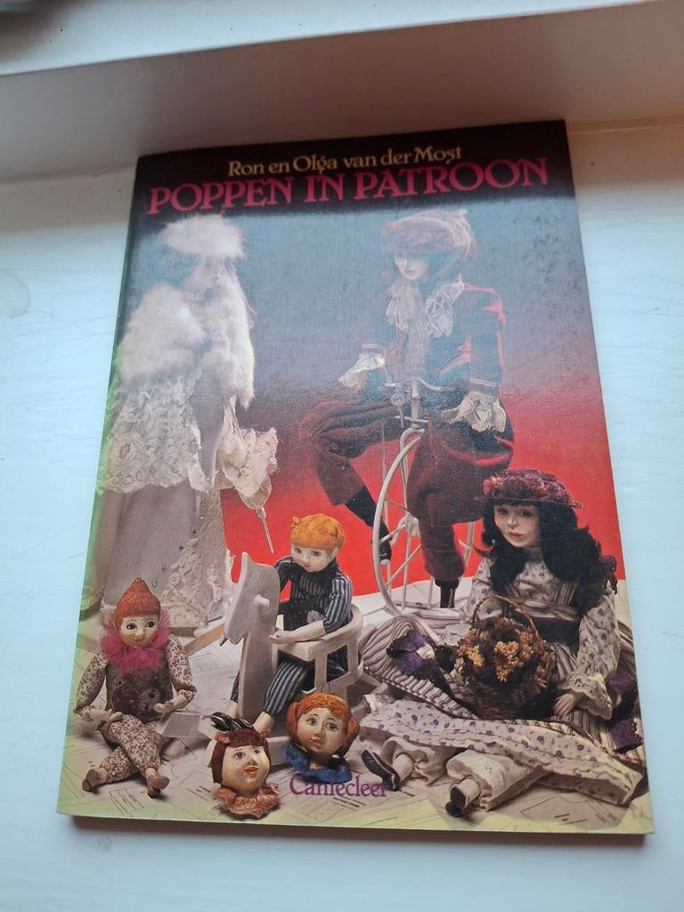 Poppen in patroon Ron en Olga van der Most, Boeken, Ophalen of Verzenden, Zo goed als nieuw, Poppen maken