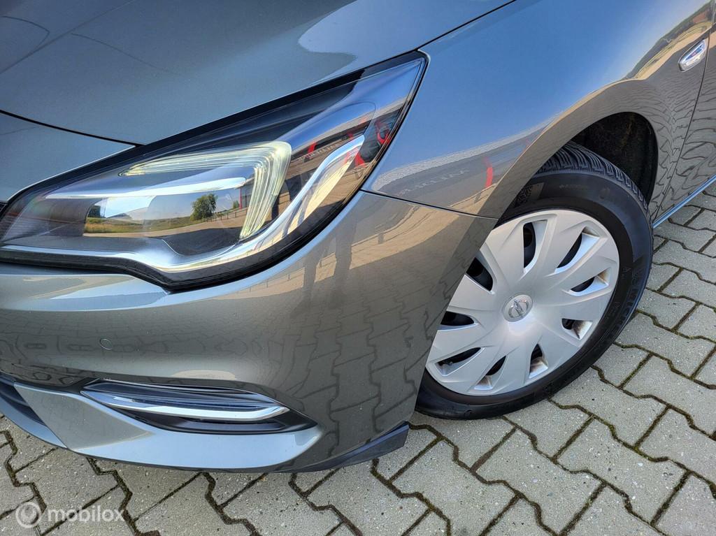 Opel Astra Sports Tourer 1.2 110 PK H6 Navi Trekhaak Pdc V+A, Auto's, Voorwielaandrijving, 65 €/maand, Stof, Gebruikt
