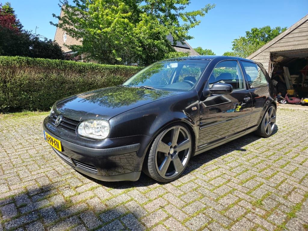 MOET NU WEG: Volkswagen golf 4 1.6SR - BJ 2000 RECARO, Auto's, Volkswagen, Particulier, Golf, ABS, Airbags, Bluetooth, Elektrische ramen