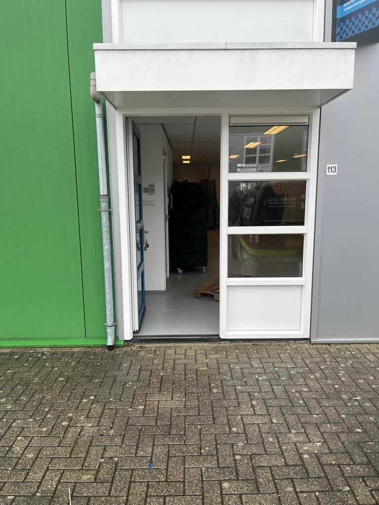 Nette bedrijfsruimte te huur op Het Rak, West Zaan, Huur, Bedrijfsruimte