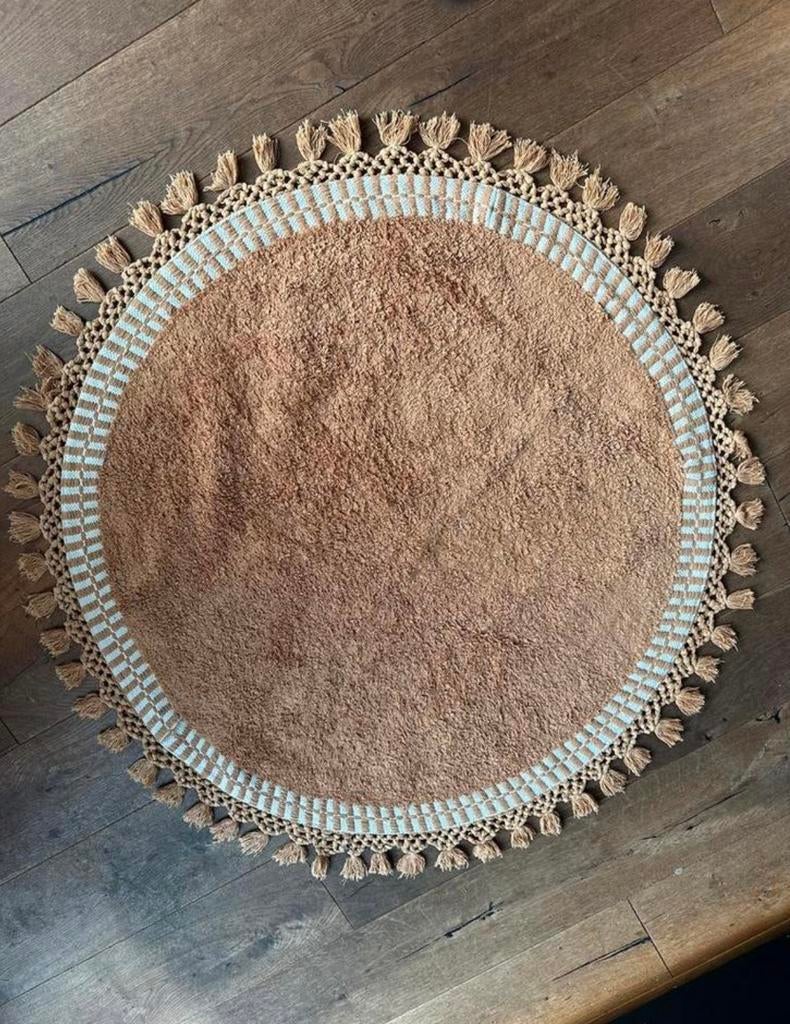 Vloerkleed hana terra kleur, Ophalen, Zo goed als nieuw, Rond, Hout