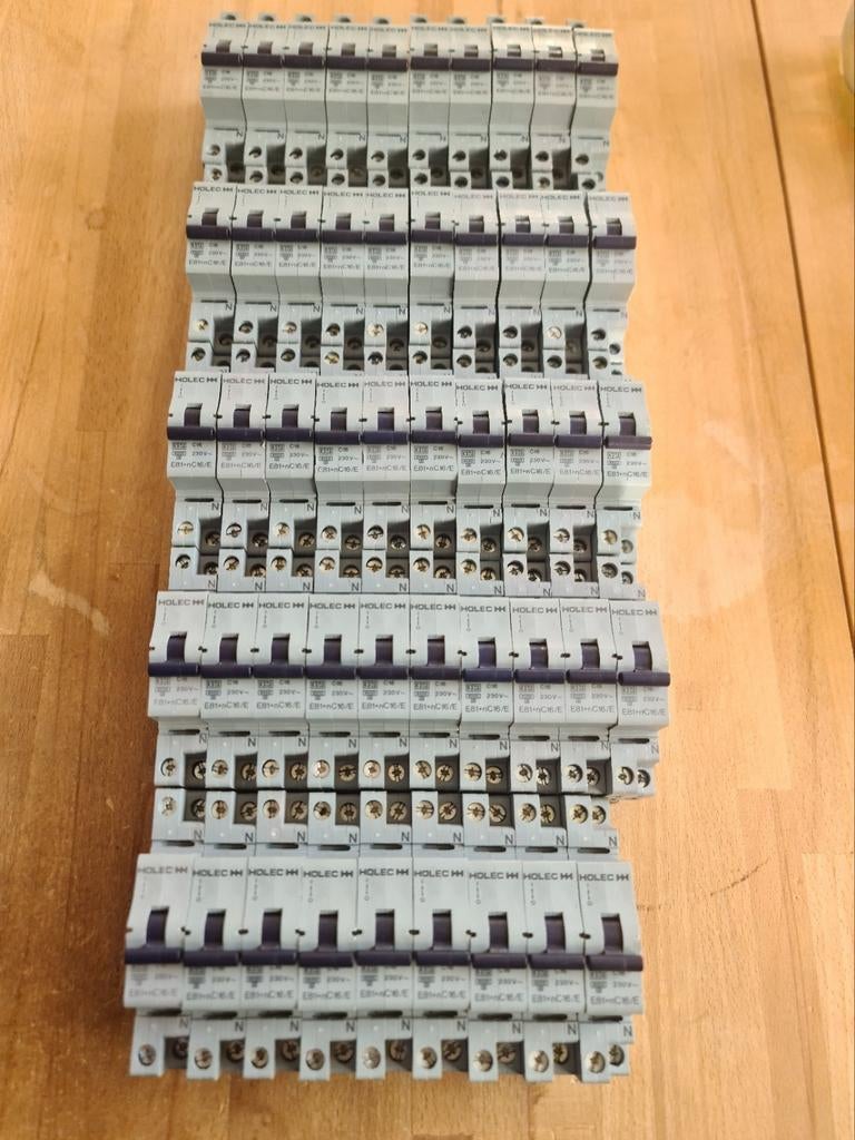 Holec C16 automaat E81+nC16/E,  25st beschikbaar, Ophalen, Gebruikt, Overige typen