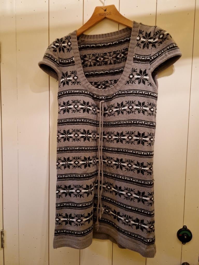 NOORSE LANGE TUNIEK MAAT M, Kleding | Dames, Truien en Vesten, Ophalen of Verzenden, Maat 38/40 (M), Grijs