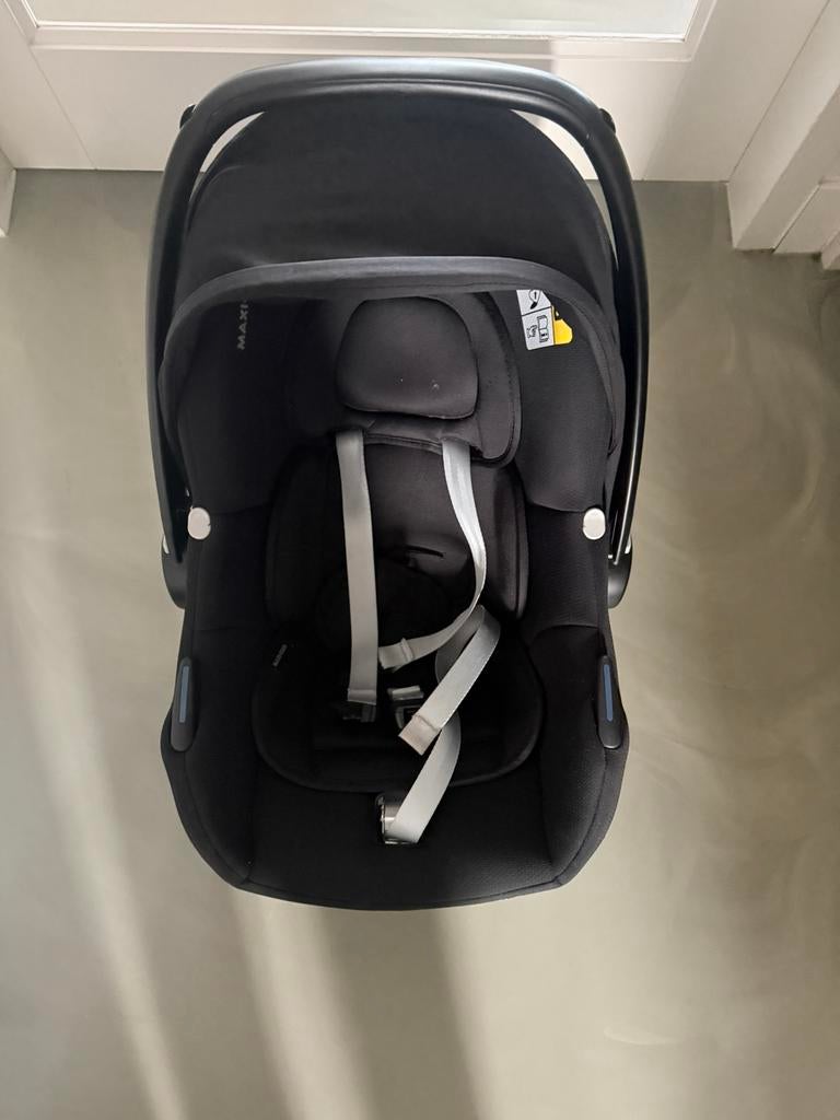Maxi-Cosi CabrioFix i-Size + 2x Isofix Base – Complete Set, Kinderen en Baby's, Autostoeltjes, Zo goed als nieuw, Maxi-Cosi, 0 t/m 13 kg