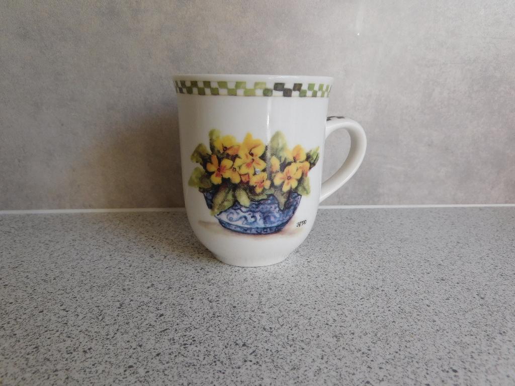 Mok 10x8 cm. Bouquet Primula JET by ter Steege, Huis en Inrichting, Ophalen of Verzenden, Zo goed als nieuw, Overige stijlen, Kop(pen) en/of Schotel(s)