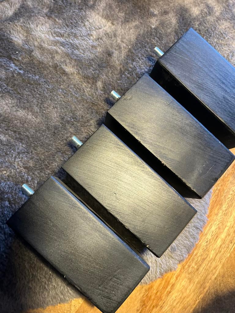 Houten poten (zwart bruin) met schroefdraad - 4 stuks, Ophalen of Verzenden, Gebruikt, Overige houtsoorten, Tafelpoot