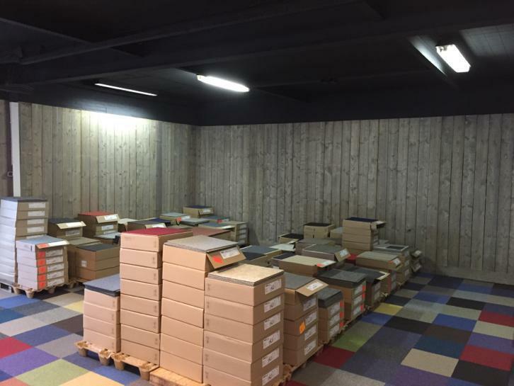 Desso Tapijttegels  €1,- per stuk, Huis en Inrichting, Stoffering | Vloerbedekking, Ophalen, Crème, 75 m² of meer, Nieuw
