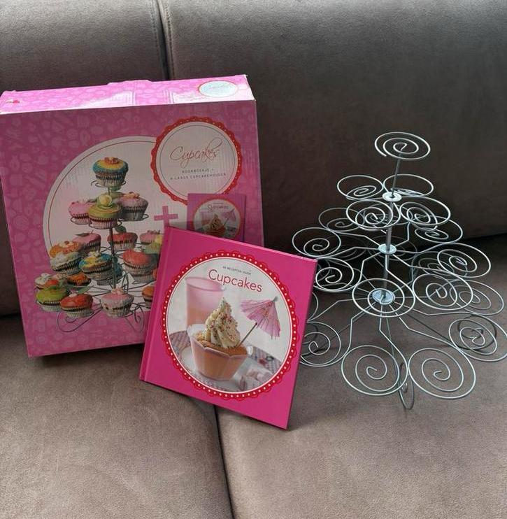 Cupcake etagère met receptenboekje, Ophalen, Zo goed als nieuw, Cupcakes, Serveervorm