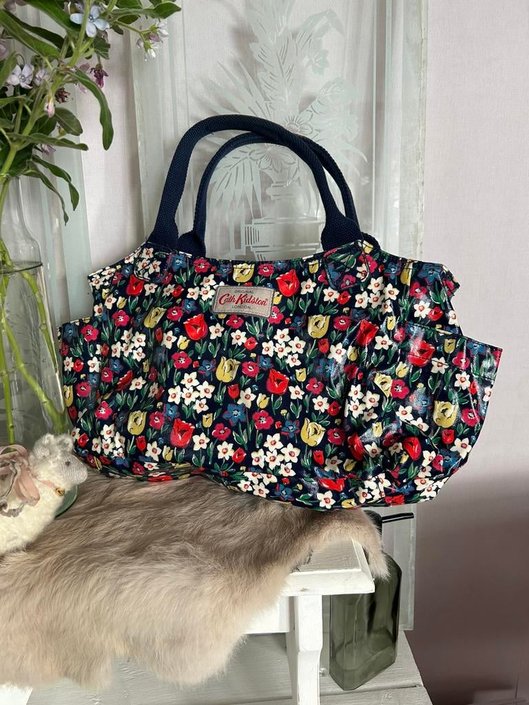 Cath kidston dames handtas izgst uit Engeland, Sieraden, Tassen en Uiterlijk, Ophalen of Verzenden, Zo goed als nieuw, 30 cm of meer