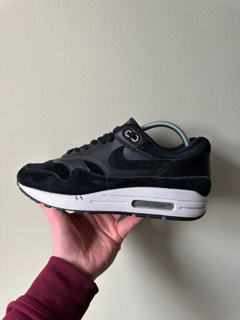 Nike Air Max 1 Rebel Skulls / 42, Zwart, Ophalen of Verzenden, Sneakers of Gympen, Zo goed als nieuw