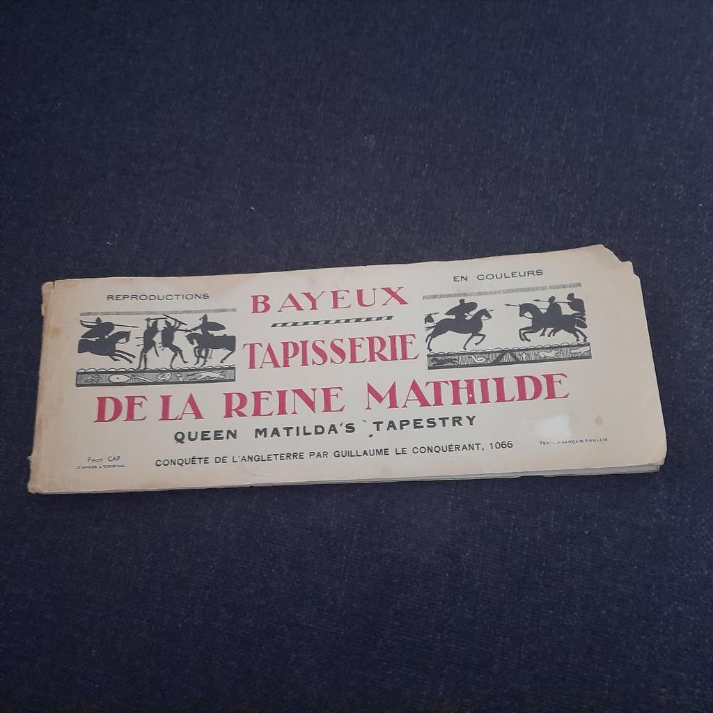 Leporelloboek Tapisserie de la Reine Mathilde, Antiek en Kunst, Antiek | Boeken en Bijbels, Ophalen of Verzenden
