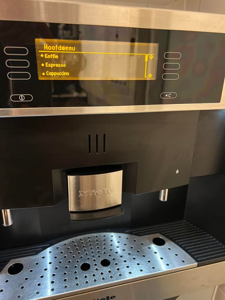 Miele cva 4080, Afneembaar waterreservoir, Miele & Cie. KG, 10 kopjes of meer, Koffiemachine