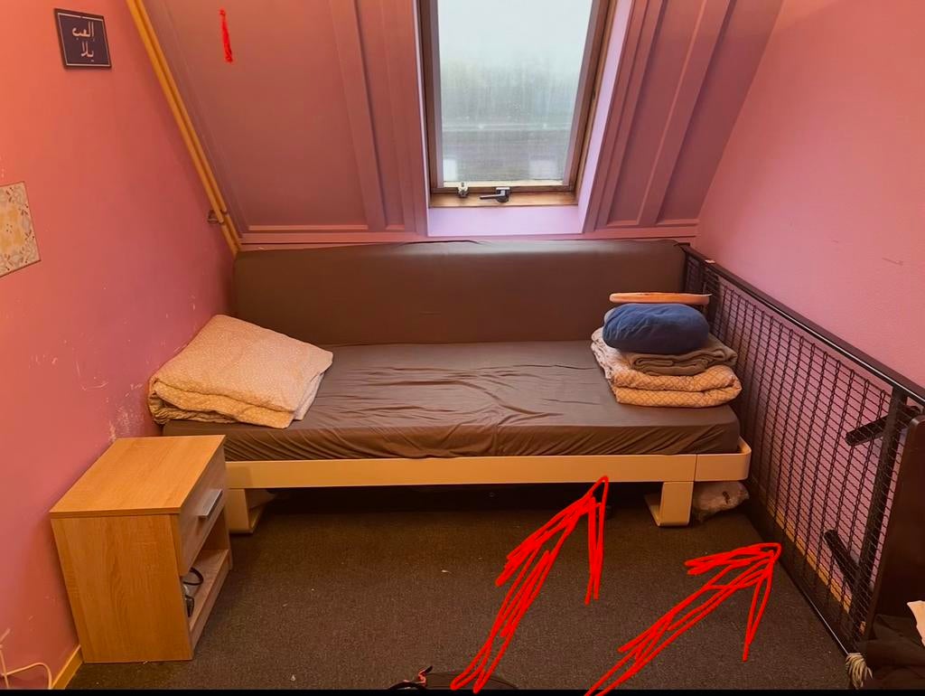 Twee complete bedframes + matrassen, Huis en Inrichting, Slaapkamer | Bedden, Ophalen, Gebruikt, 90 cm, Eenpersoons