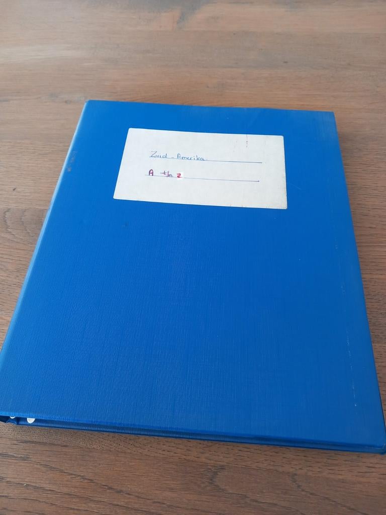 Zuid Amerika verzameling in ringband, Postzegels en Munten, Postzegels | Volle albums en Verzamelingen, Ophalen of Verzenden, Buitenland
