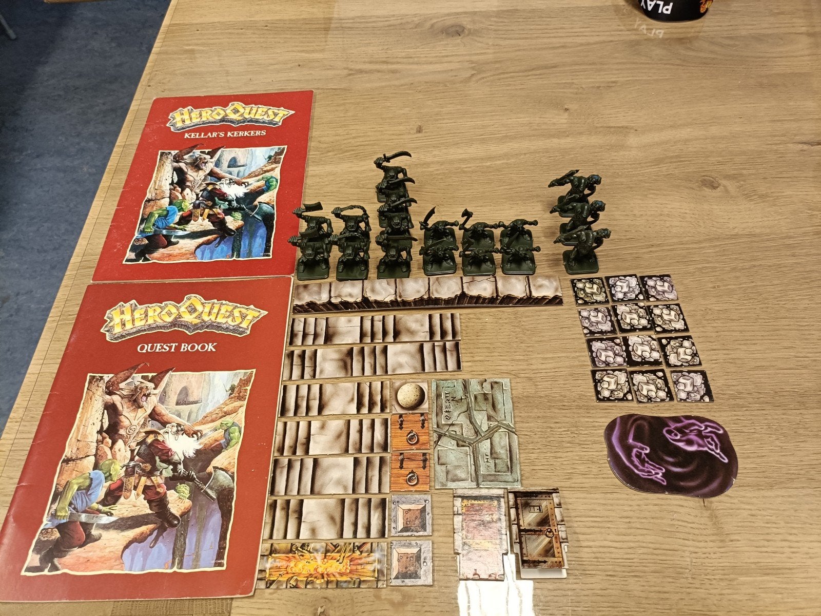 HeroQuest Kellar's Kerkers uitbreiding (NL/EN regels), Hobby en Vrije tijd, Vijf spelers of meer, Ophalen of Verzenden, Gebruikt