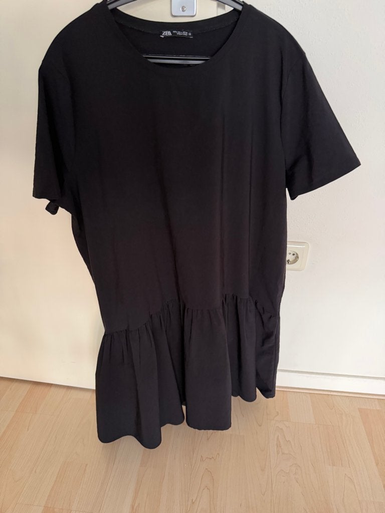 Zara - Zwarte wijde jurk met korte mouw maat L, Maat 42/44 (L), Ophalen of Verzenden, Zo goed als nieuw, Boven de knie