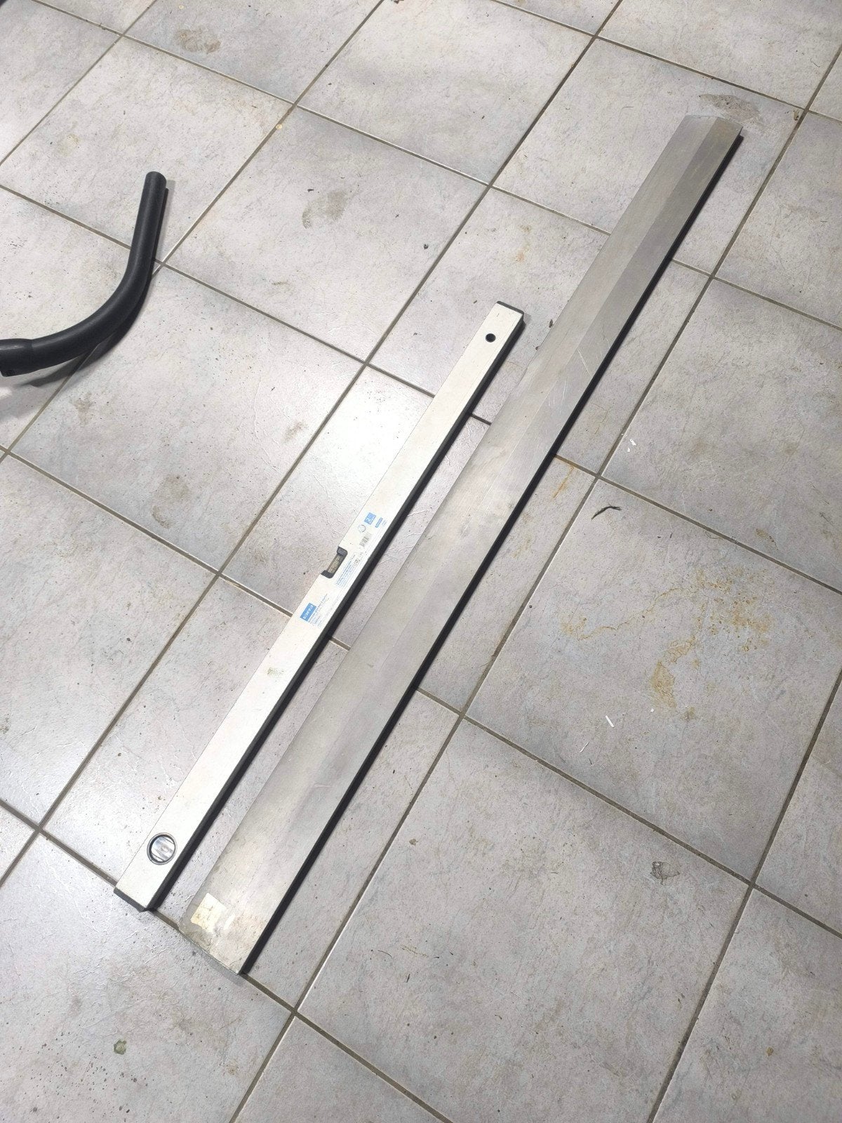 Waterpas aluminium 1000 mm en afrijlat aluminium 1500 mm, Ophalen, Gebruikt, Waterpas, Overige merken
